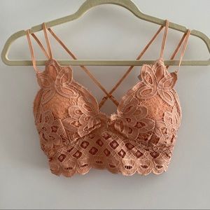 Anemone laced crochet bralette in Dusty coral
